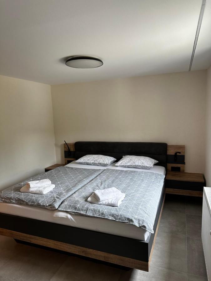 Martinova Izba - Rooms & Apartments Laško Exteriör bild
