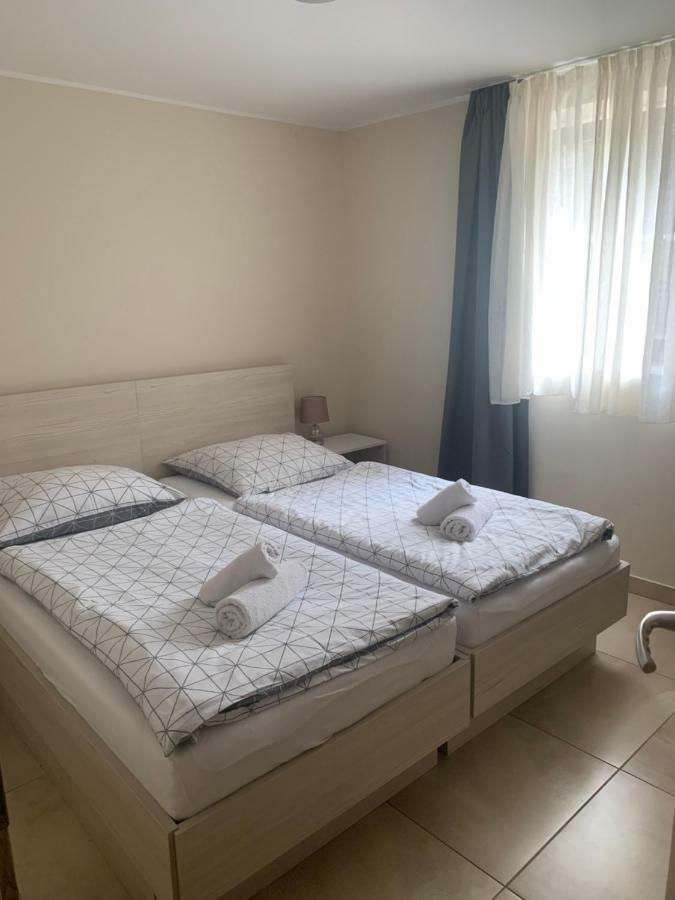 Martinova Izba - Rooms & Apartments Laško Exteriör bild